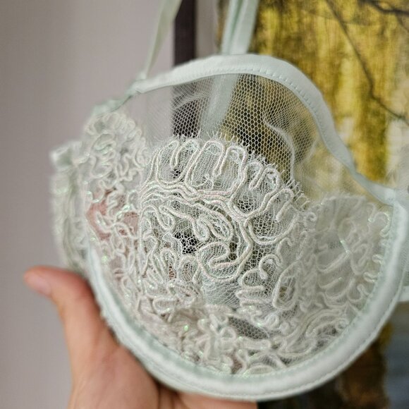 VS mint green unlined laced Bra - Picture 2 of 3